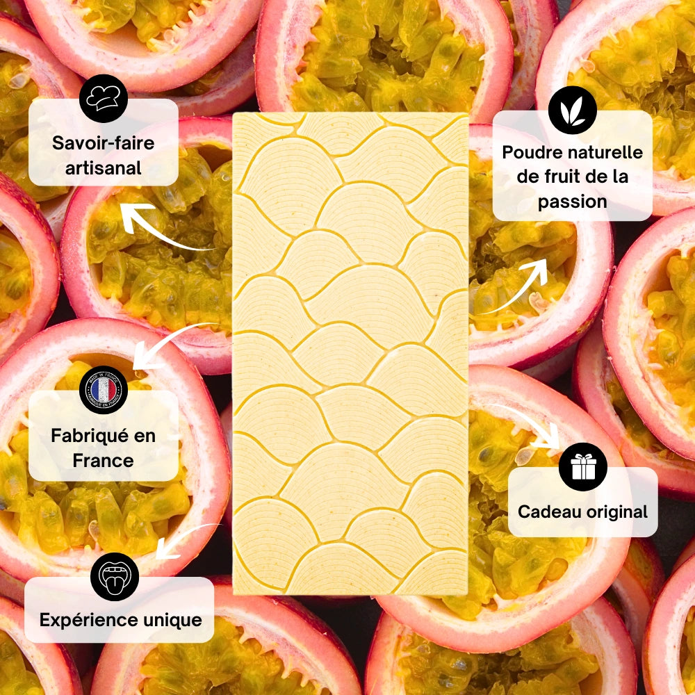 Tablette chocolat blanc, chocolat fruité, tablette exotique, fruit de la passion, tablette acidulée, création gourmande, chocolat onctueux, saveur tropicale, tablette blanche élégante.